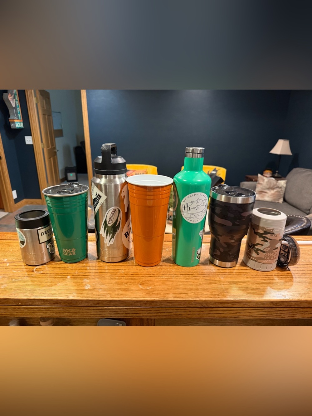 Mix of stainless drinkwear. Yeti, wyld Gear, corkcicle take all for 45
